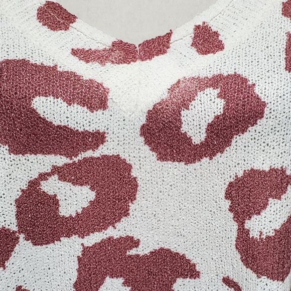 Pol Raspberry Leo Lightweight V-neck Loose Fit Side Slit Knit Sweater - Picture 4 of 13